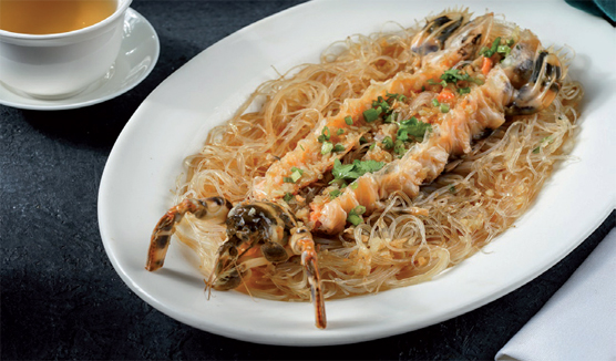 Steamed Sea Mantis Prawn with Vermicelli and Minced Garlic