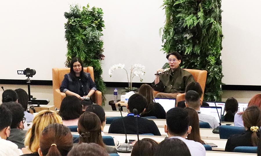 (L-R): SM Supermalls’ Senior Vice President for Human Resources Cheryll Agsaoay and President Steven Tan share company updates for employees at the Town Hall meeting.