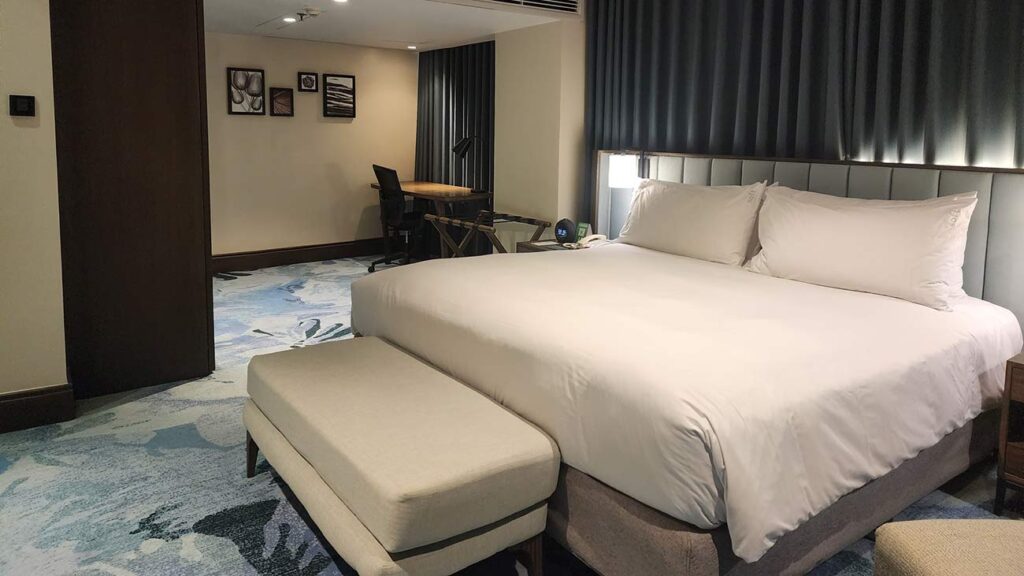 Holiday Inn Manila Galleria’s one-bedroom suite.