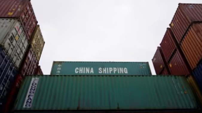A shipping container with the logo of China Shipping Group is seen at a commercial port in the Baltic Sea town of Baltiysk in the Kaliningrad region, Russia. (Reuters Photo)