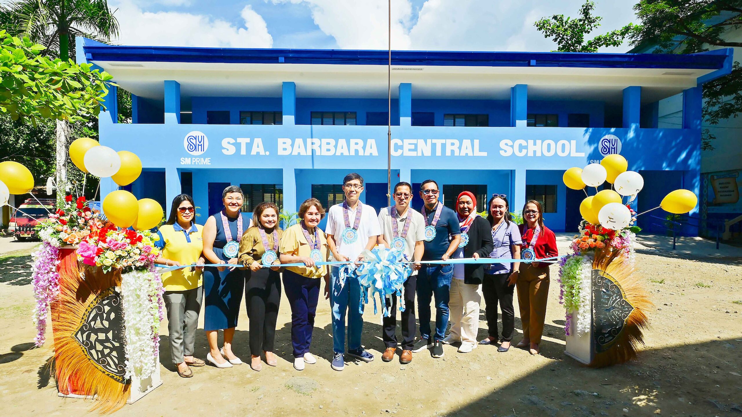 SM Foundation Executive Director for Education Carmen Linda Atayde, SM Mindpro Mall Manager Aileen Ann Enriquez, SM Mindpro OIC and Assistant Mall Manager Jodie Durens, Dr. Basilio Uy, Acting Chief for School Governance and Operation, Department of Education (DepEd)-Zamboanga City, Sta. Barbara Central Elementary School Principal Anna Liza Martin, and Parents-Teachers Association president Nidznalyn Kasim led the turnover of the new school building.