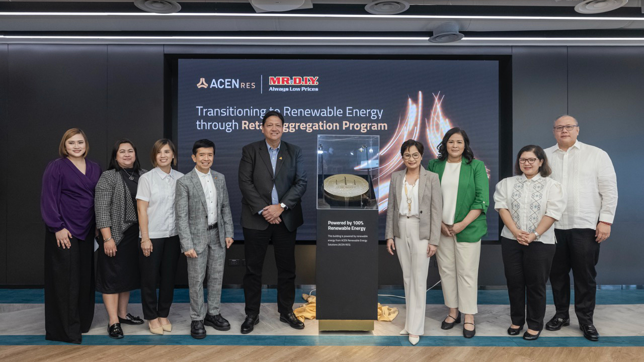 Representatives from ACEN RES and MR.DIY proudly celebrate their groundbreaking collaboration on the Retail Aggregation Program,marking MR.DIY’s switch to 100% renewable energy—a milestone in sustainability and innovation