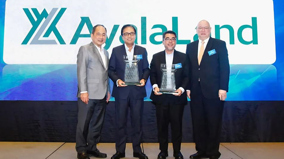 (L-R)PDS Group President & CEO Ramon S. Monzon; Ayala Land SVP, Chief Finance Officer & Treasurer Augusto D. Bengzon; Ayala Land AVP and Deputy Treasurer Jose Emilio B. Jamir; and PDEx President & CEO Antonino A. Nakpil
